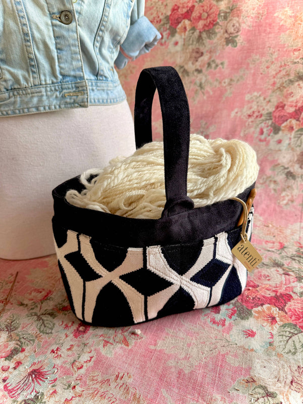 Forever Caddy– Knitting and Crochet Organizer Project Bag