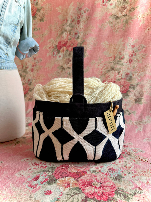 Forever Caddy– Knitting and Crochet Organizer Project Bag